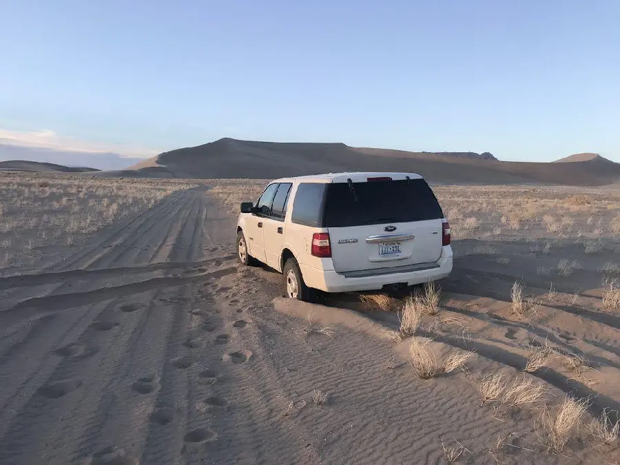 Wallpaper of a desert car in the desert sun Jeff Sullivan Photography