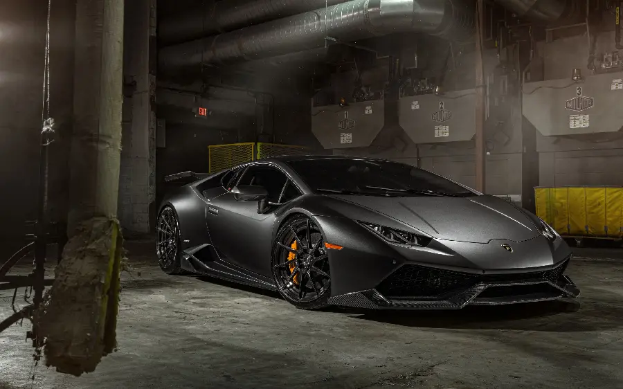 The highest quality Lamborghini Huracan image for iPhone backgrounds 