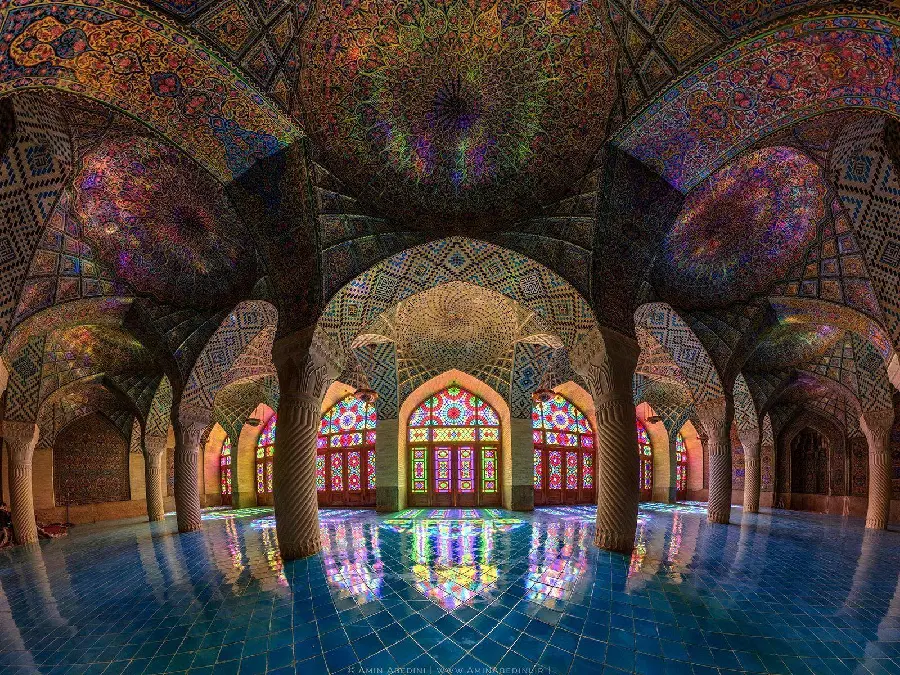 Download historical background photo with the theme of Iranian architecture