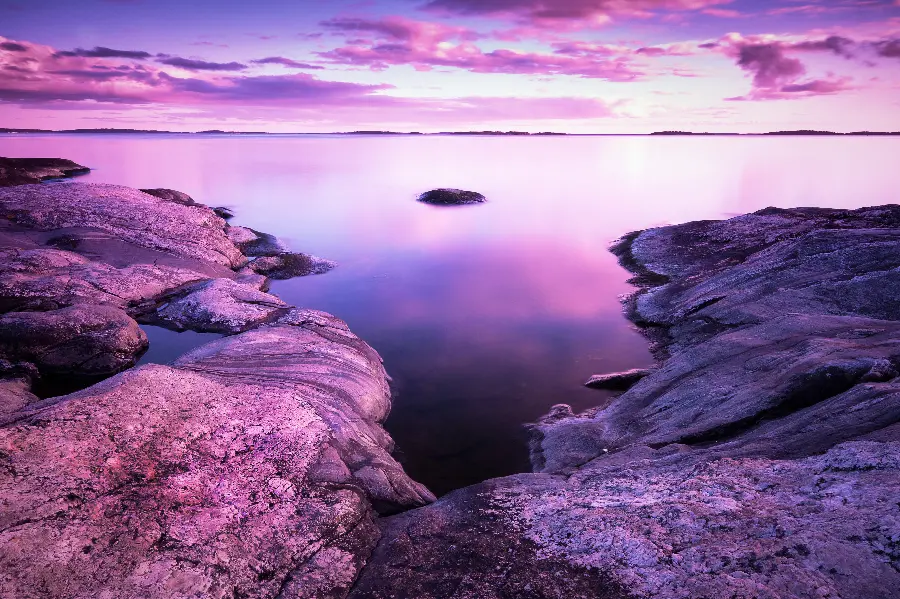 Download an amazing and spectacular background of natural purple rocks