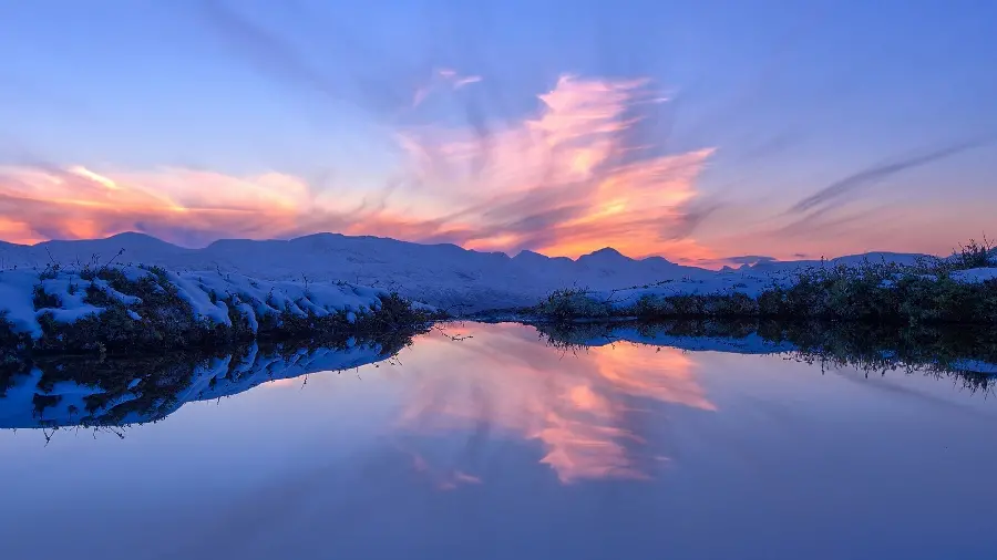 Fantastic and incredible nature background of the clear and clear sea 
