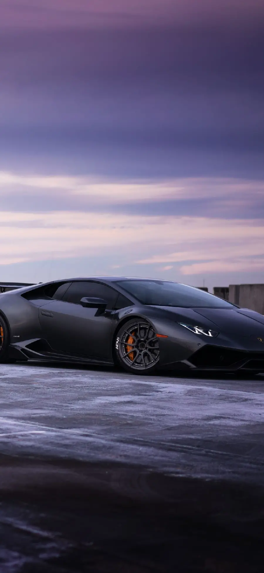 Photo of the latest Lamborghini Huracan model in Full HD quality 