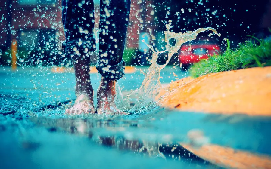 Profile photo of cool water splashing around creatively taken
