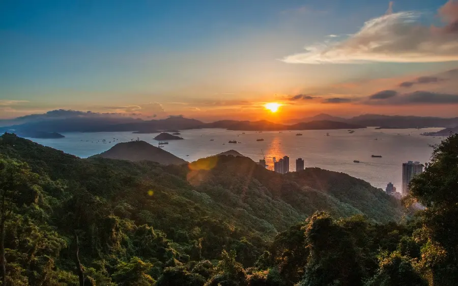 Download a collection of beautiful images for desktop backgrounds