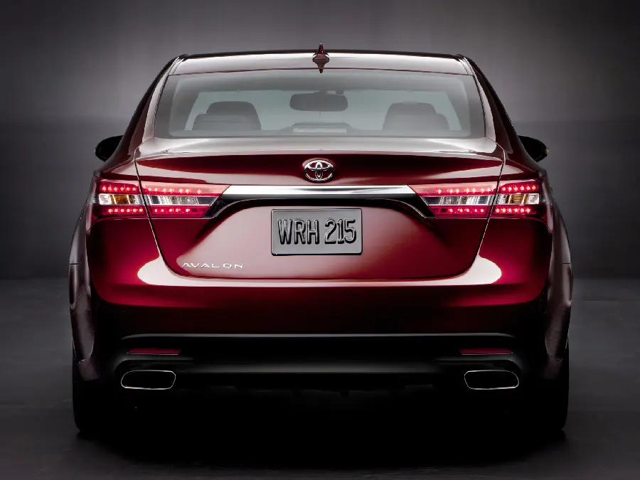 Stylish wallpaper of luxury car Toyota Avalon for car lovers