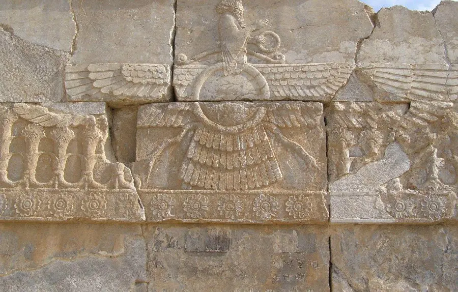 The image of the Persepolis walls is a symbol of Iranian architecture