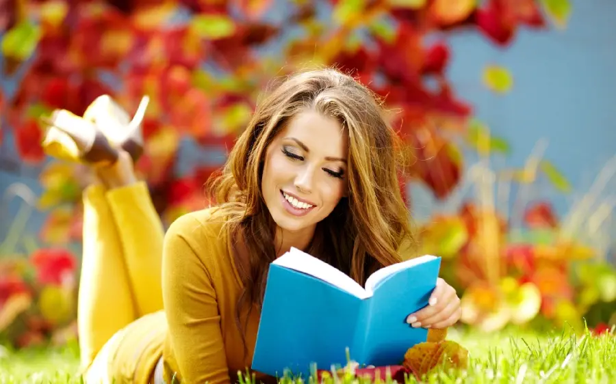 Girl profile picture for emotional and romantic people