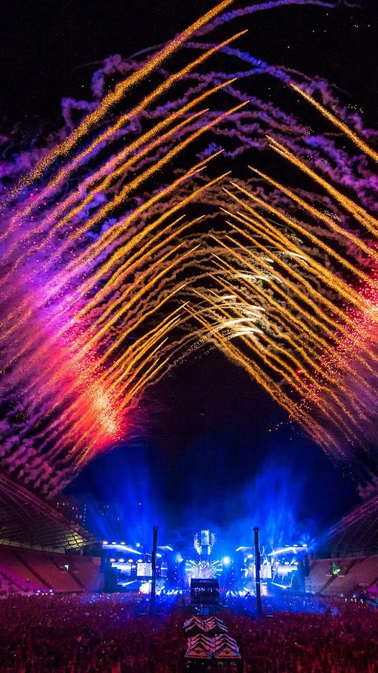  Photos of famous and crowded music festivals for music lovers 