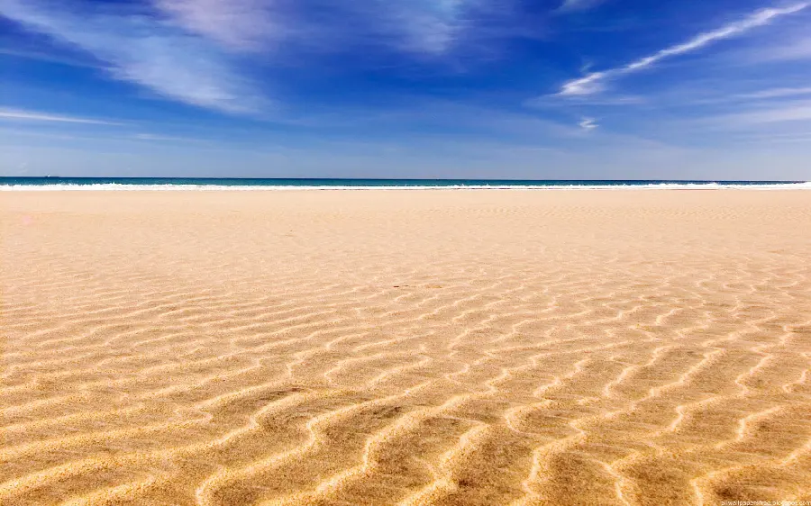 Download a stunning nature wallpaper for your laptop