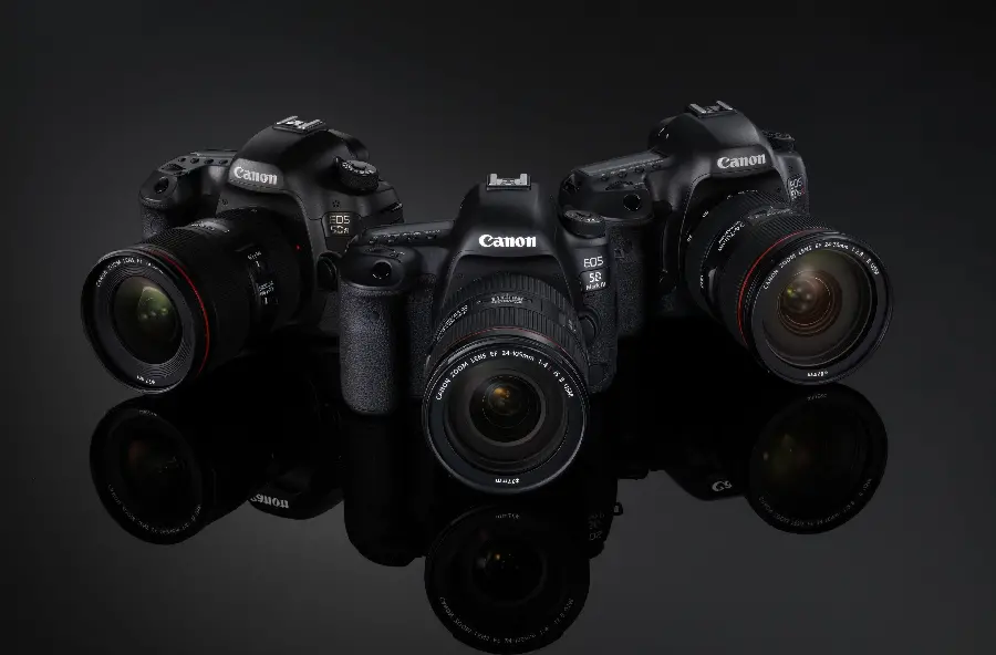 Design Canon EOS 5D camera background One of the most famous DSLR cameras in the field of image noise reduction