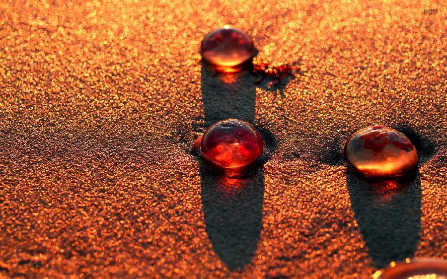 A collection of unique and spectacular wallpapers from the essence