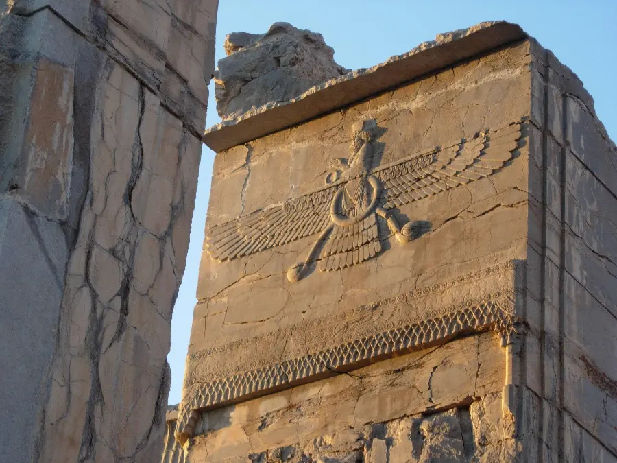 Image of Farbahar's relief of Iranian architecture and ancient history