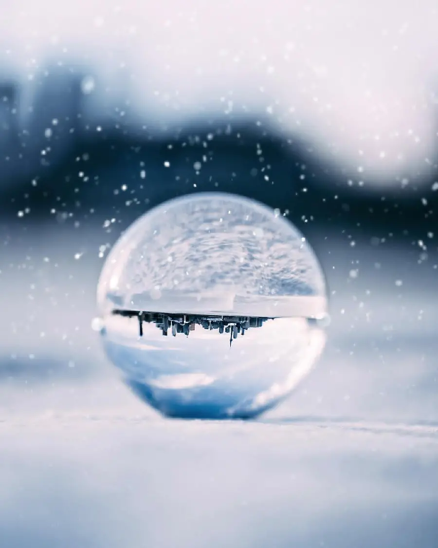 Download clear and HD photo HD crystal ball on snowy ground 