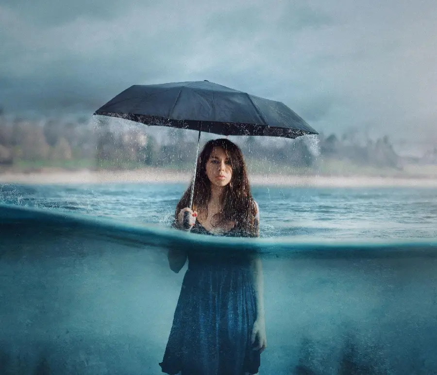 The most mysterious photo of a girl's profile photo, a beautiful and cheerful girl with a rain umbrella 