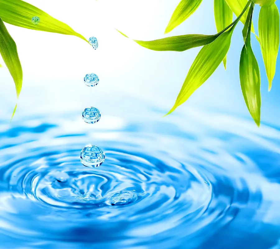 Artistic and Decorative Photo of Beautiful Cool Water Drops for Laptop