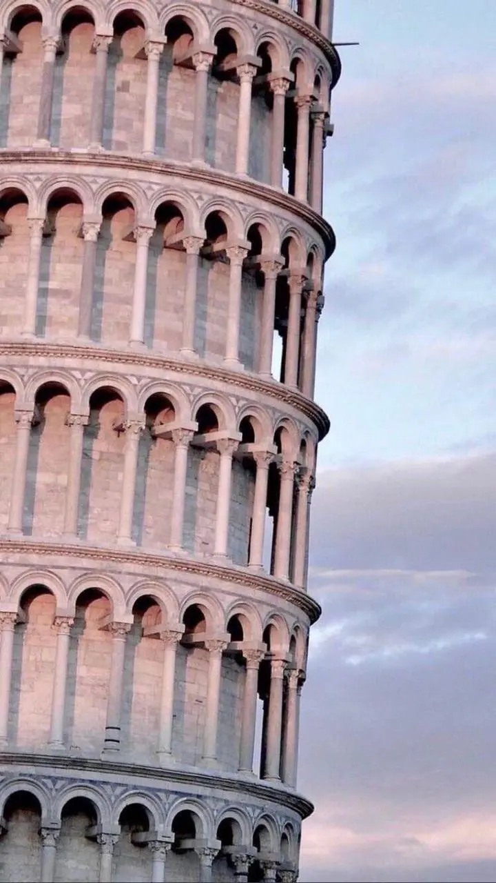 Cool and special wallpaper of the Leaning Tower of Pizza in Italy 