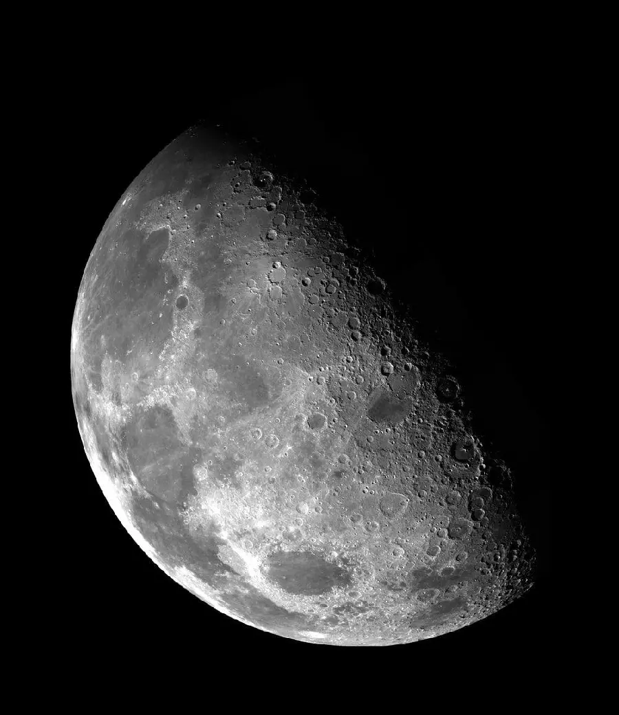 The most beautiful photo published by NASA NASA of the moon 