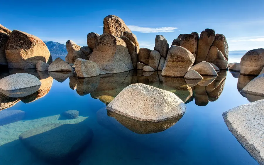 Download a wonderful photo of smooth and interesting stones