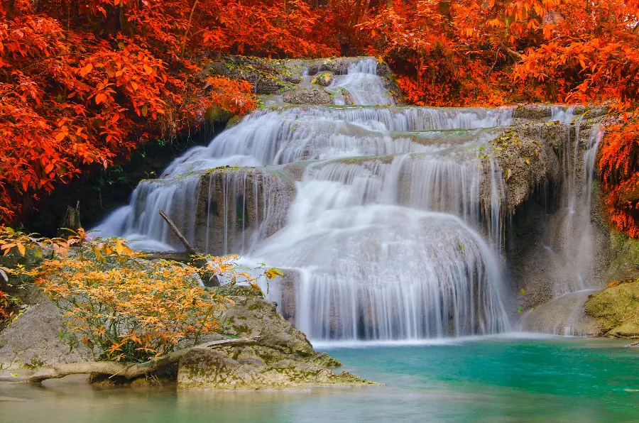 Download the photo of the most beautiful waterfall in the world in autumn with full HD quality 