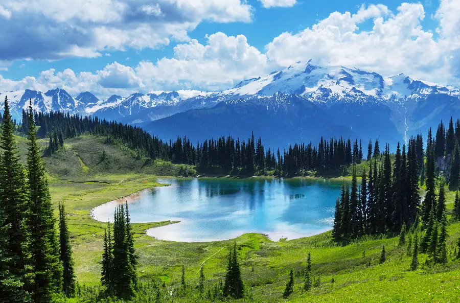 Romantic landscape photo that gives a dreamy and romantic feeling to humans