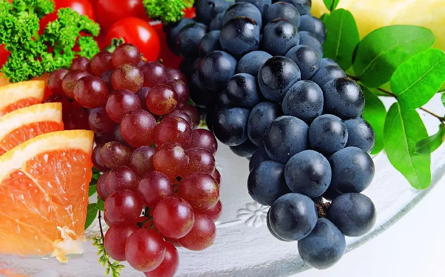Download 4K Grape Wallpaper for PC 