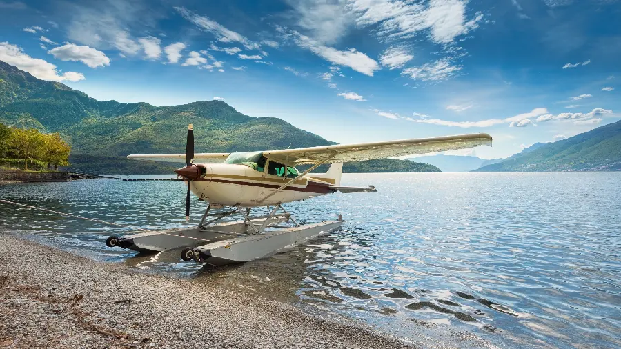 Photo of an Italian planeFor the background of those who are interested in piloting