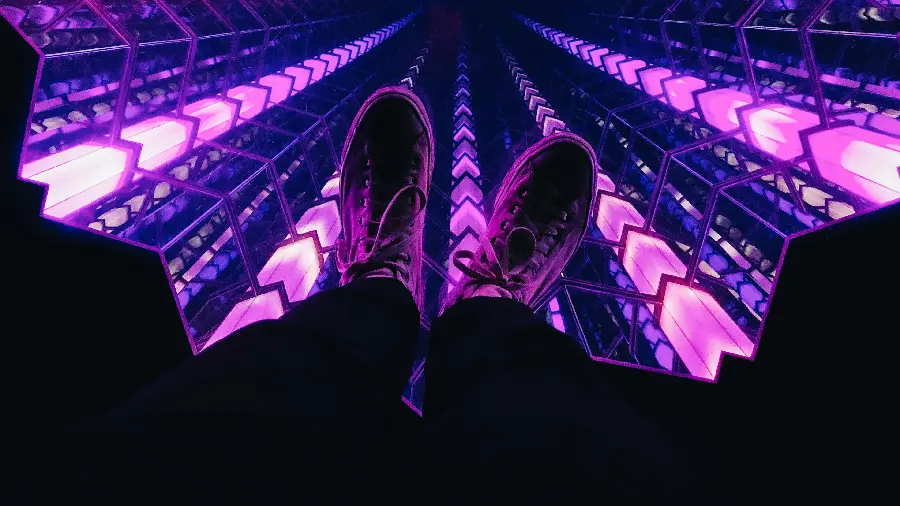 Download modern and beautiful wallpaper with pink light spectrum
