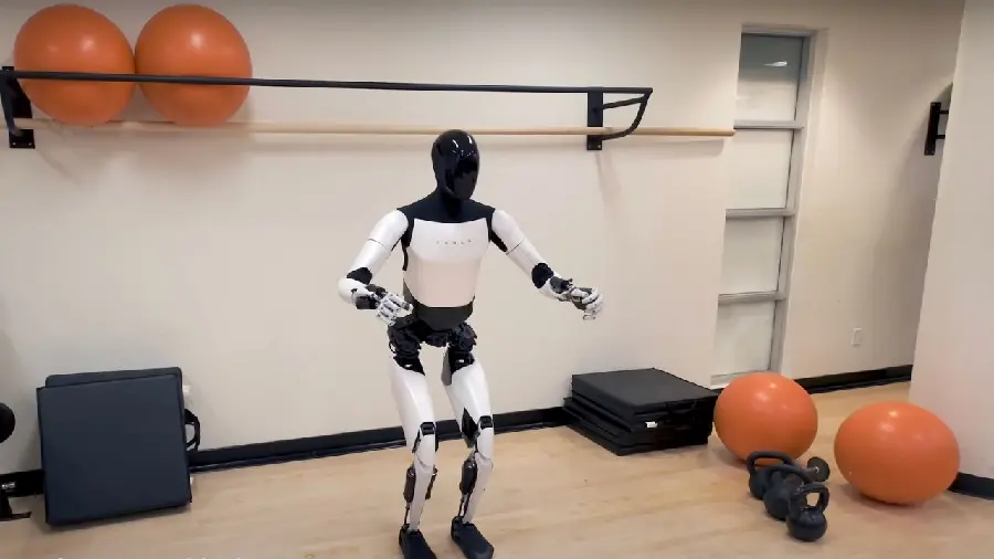 Tesla Optimus robot planned for development in the future 