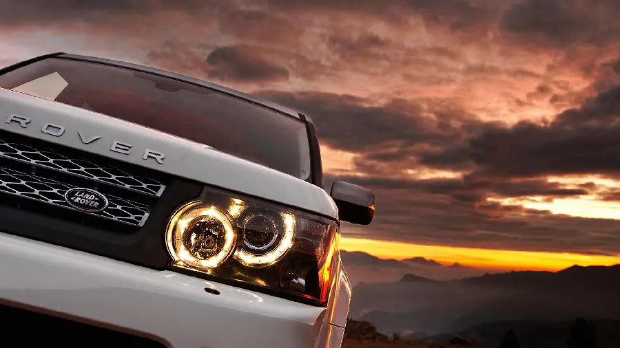 Luxury background image of a Range Rover for car lovers