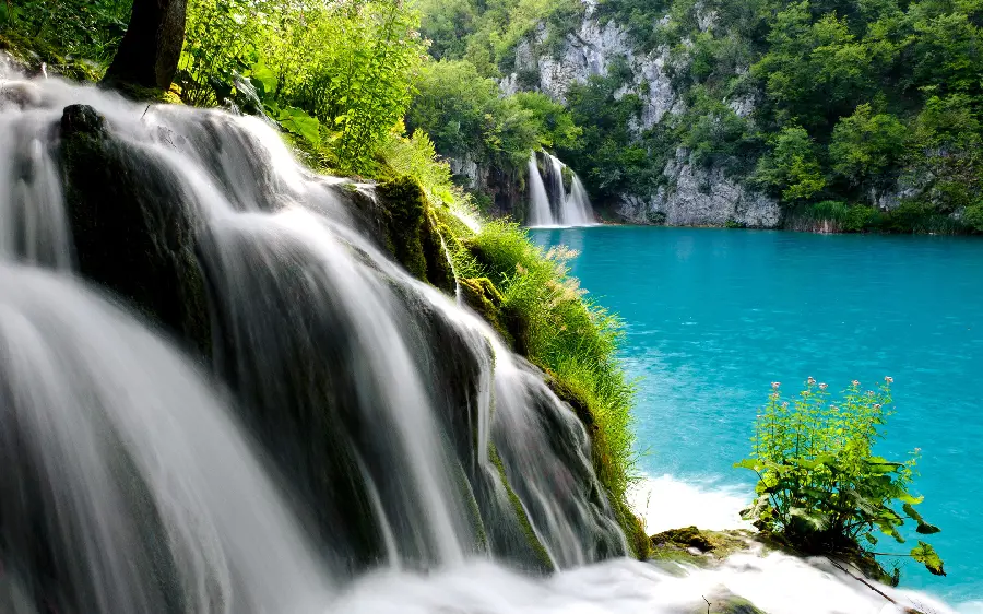 The most special natural waterfall tourism area in the world suitable for honeymoon