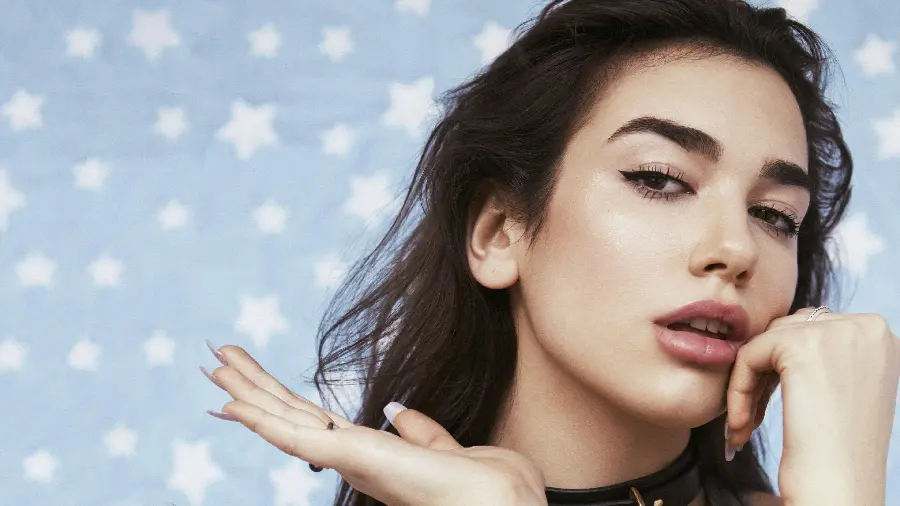 Female singer Dua Lipa Born in London