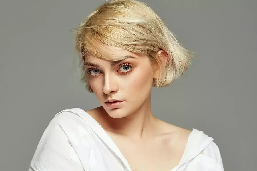 Photos of short women's and girls' hairstyles suitable for round and chubby faces