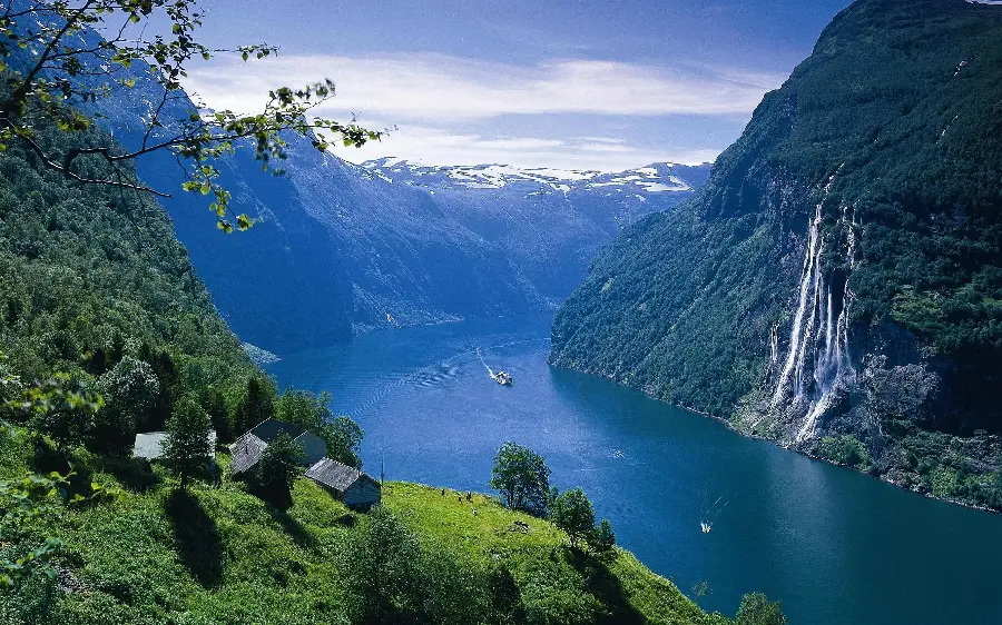 Photo of the area Wide and forested with a river from European nature