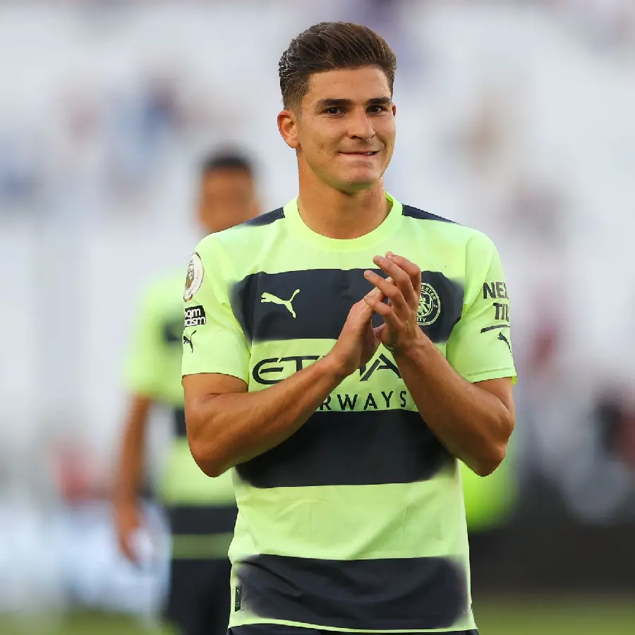 The most popular photo of Julin the football player in HD quality 