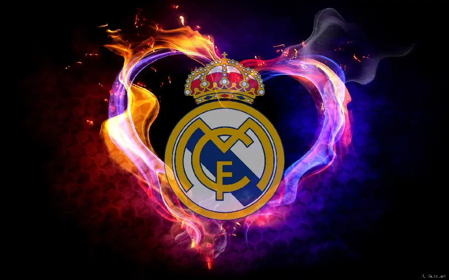 Download a collection of various photos of the Real Madrid club logo