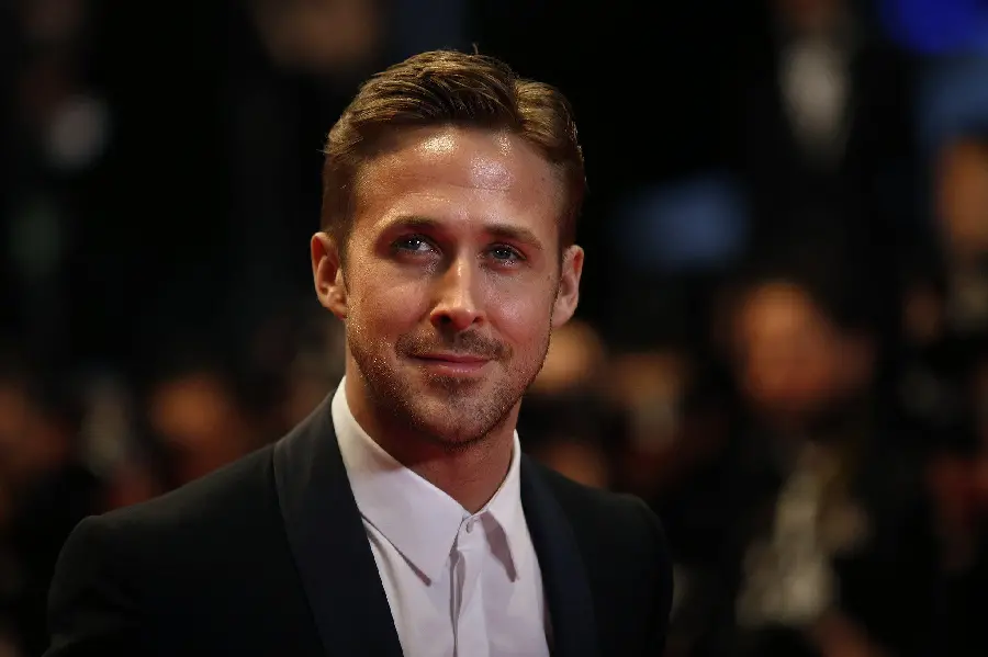 Ryan Gosling wallpaper with blurred background