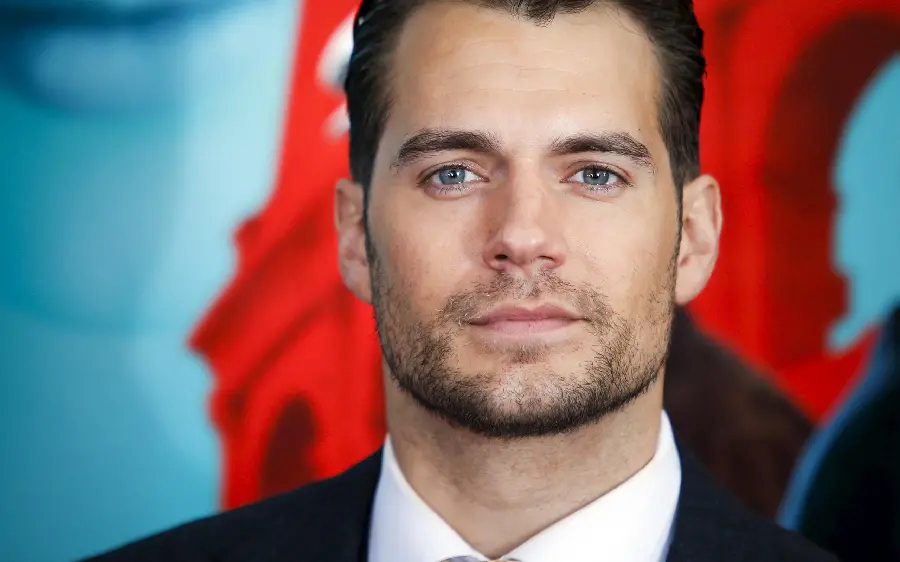Henry Cavill Wallpaper, Famous and Successful Actor