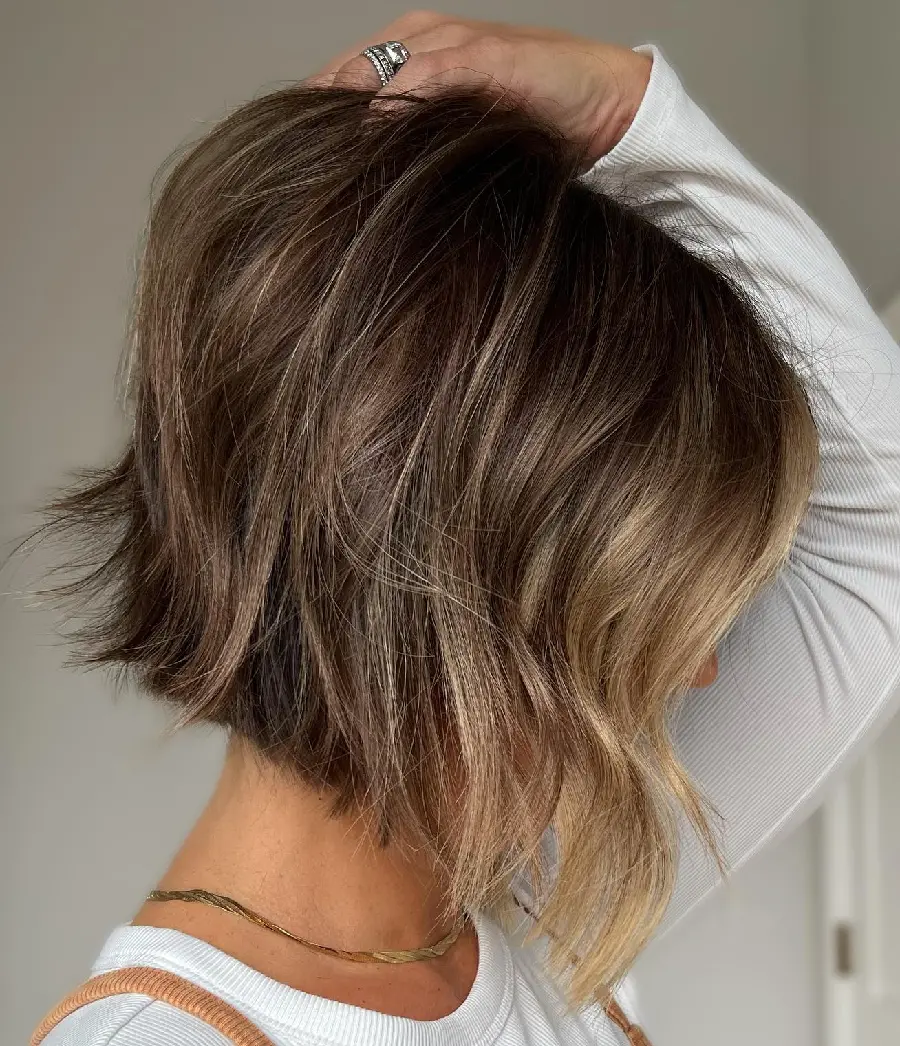 Short hairstyles for women and girls suitable for round faces