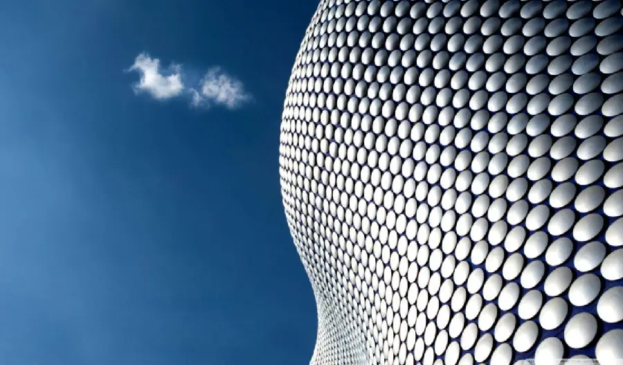 Wallpaper of the attractive architecture of a shopping mall in England in 8k quality