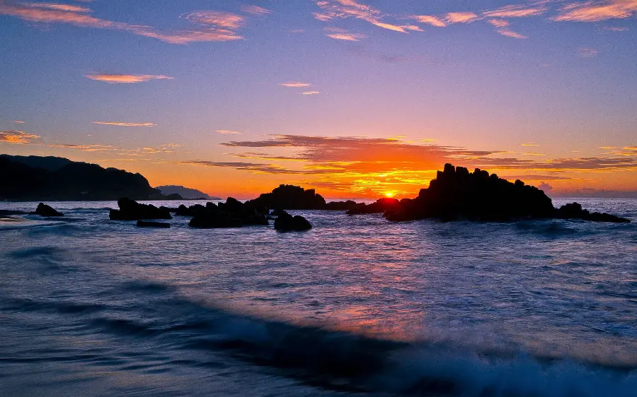 Download beautiful seascape photo at sunset in high quality 