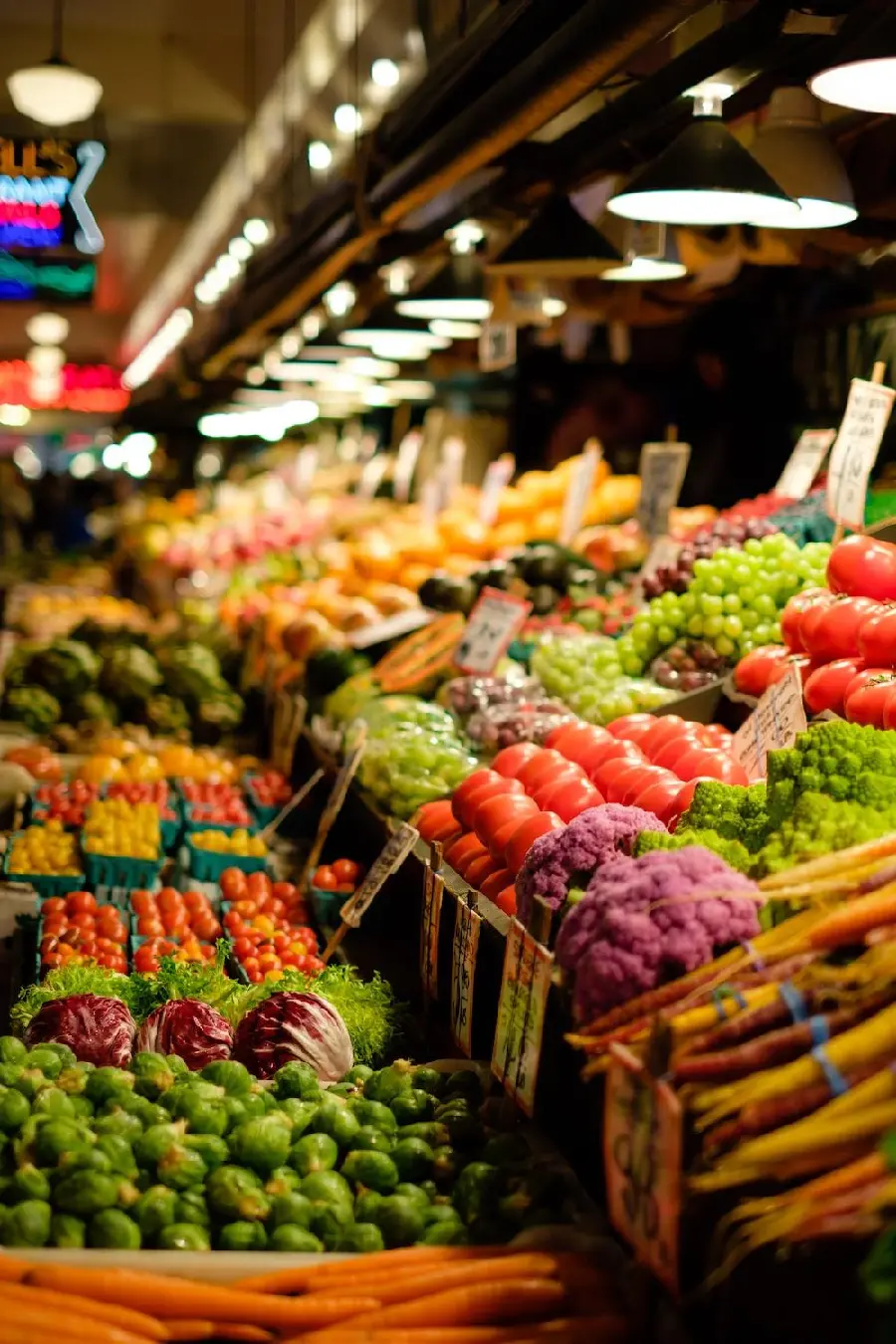 Stock photo of the largest and most popular fruit market in Tehran