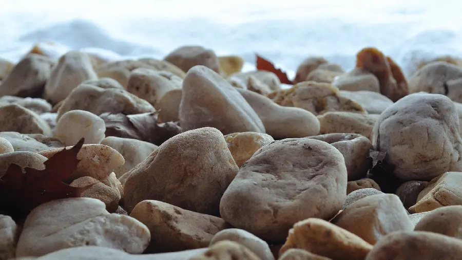 A photo with the best shooting angle and new of pebbles for desktop