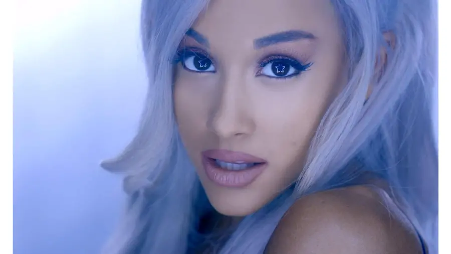 Stylish and unique profile picture of Ariana Grande's beautiful face