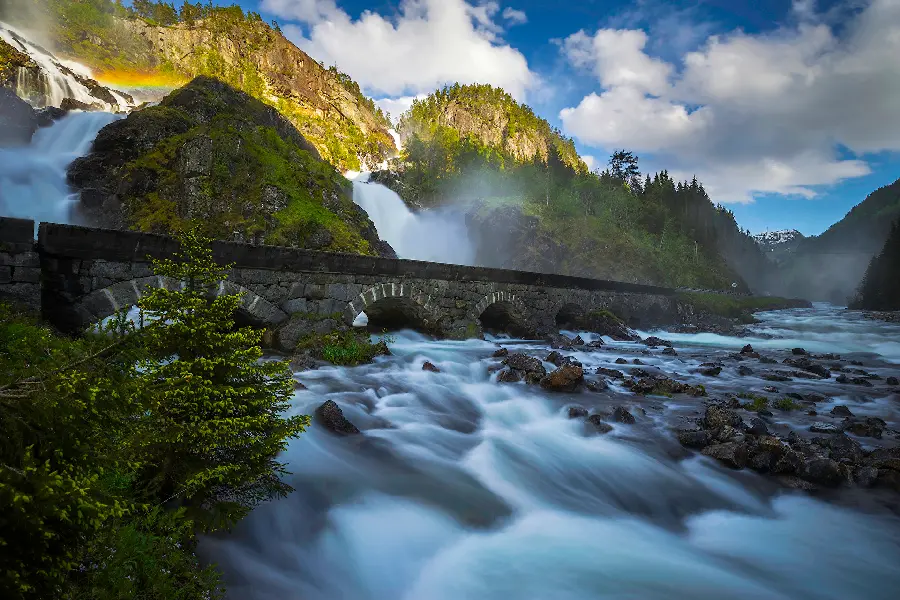 Wallpaper of a special and attractive view in remote nature 