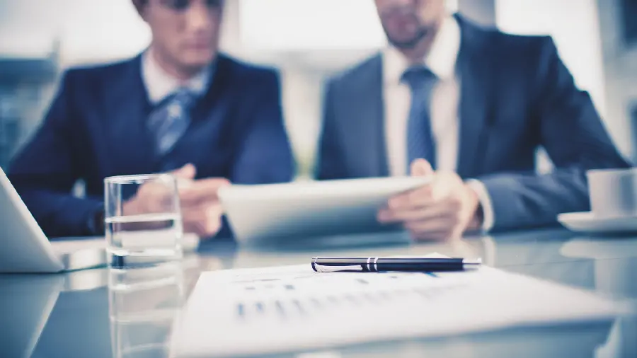 The simplest photo of 2023 and 1402 on the topic of career and contract consulting 