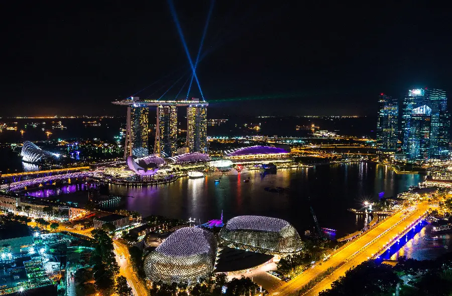 Very beautiful 8k photo of the architecture of Marina Bay in Singapore 