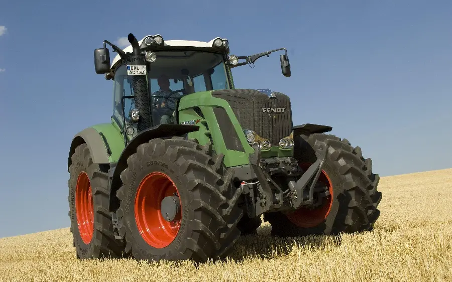 A spectacular wallpaper with a tractor design, one of the most important agricultural tools