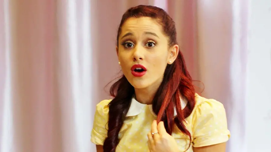 Wallpapers of Ariana Grande active since 2008