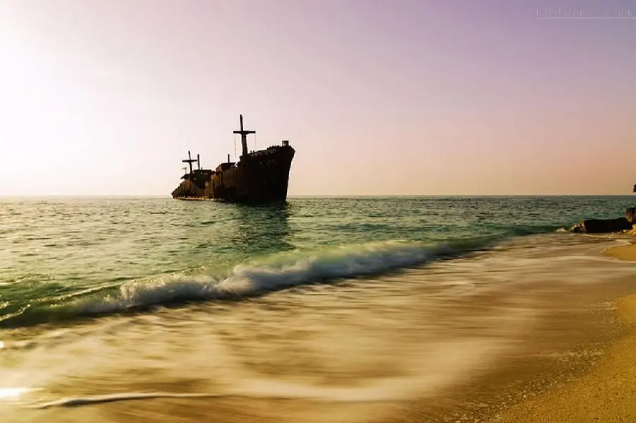 Spectacular and attractive nature wallpaper of Kish Island