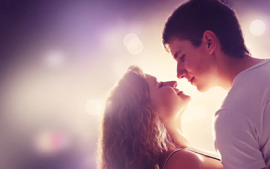 Couple and romantic 4K background photo with a picture of a loving couple